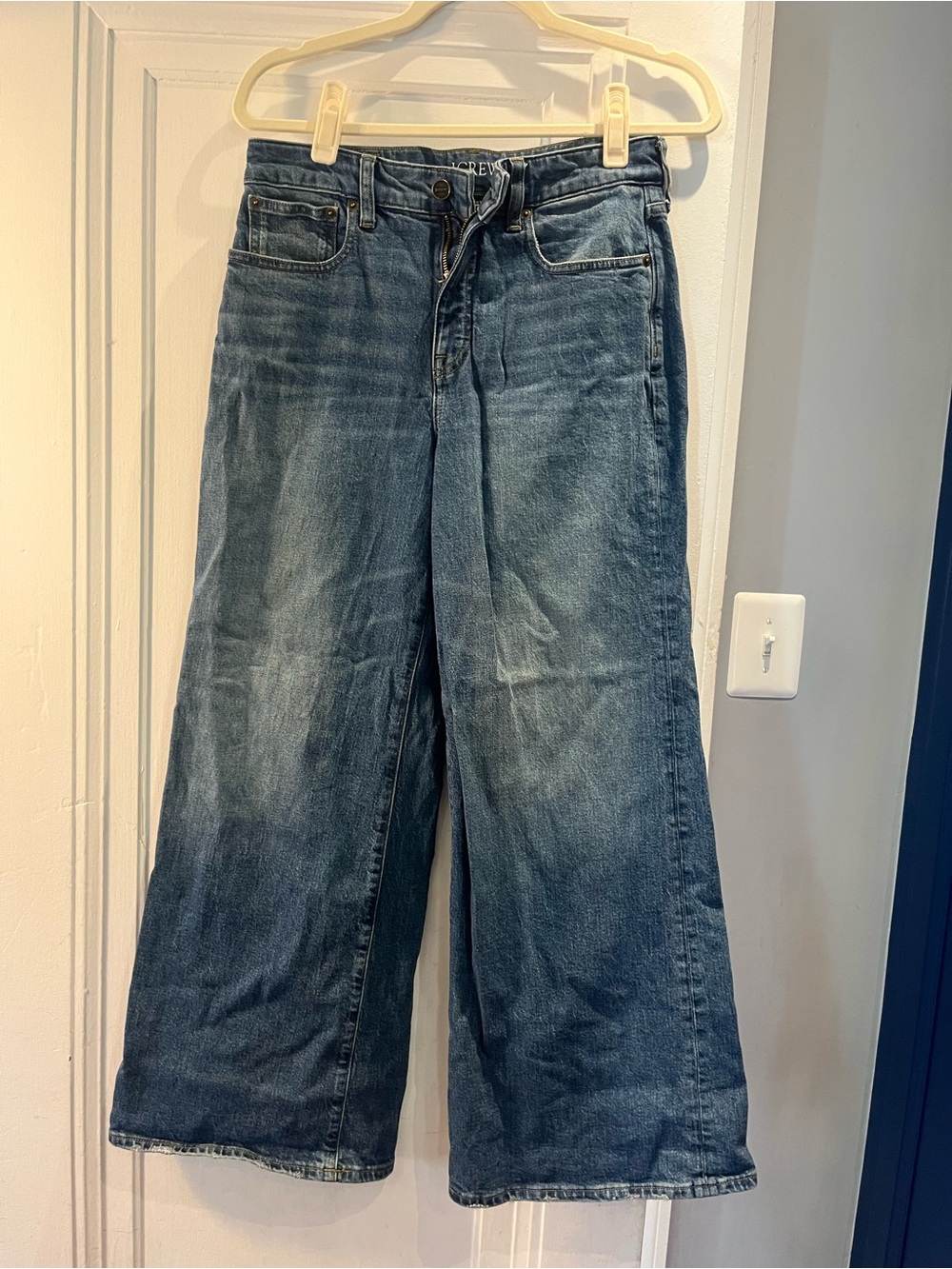J. Crew Semi StretchHigh Rise Curvy Denim Trouser Jeans in Medium Wash Blue 28P